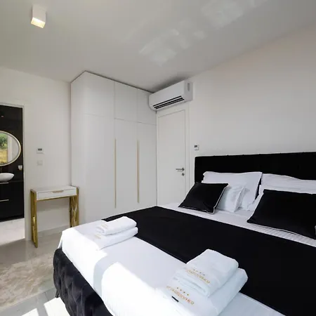 Exclusive St. Christopher Vila Podstrana
