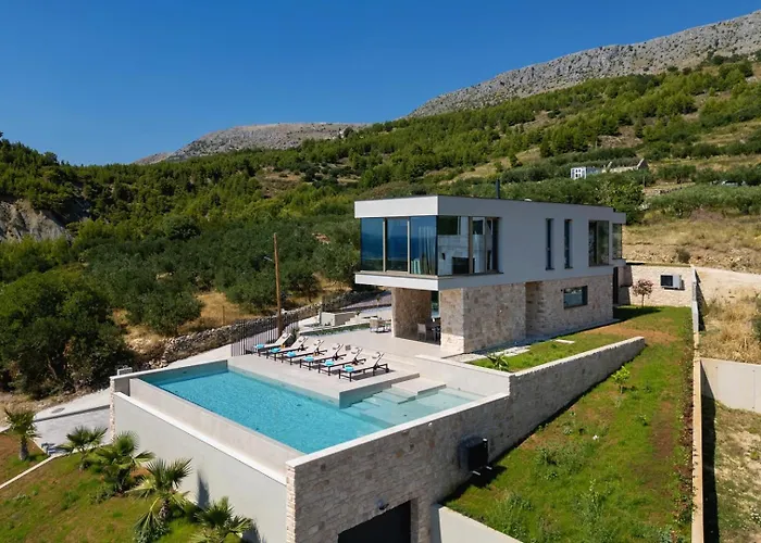 Exclusive St. Christopher Podstrana